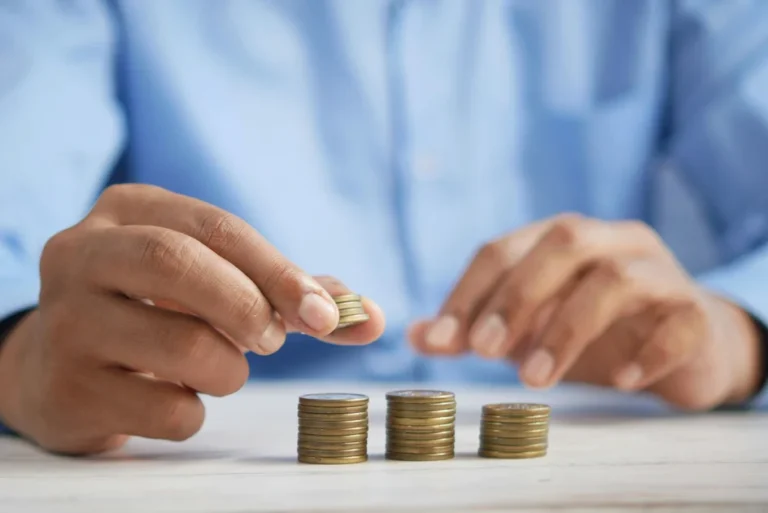 Smart Budget Management Strategies for Better Savings in 2026